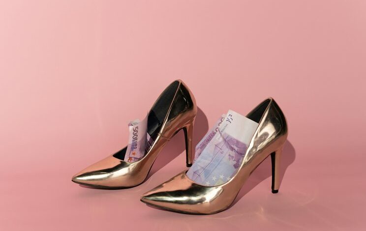 cynthia rowley s financial status